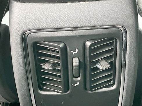 Used 2020 Jeep Grand Cherokee Laredo image 23