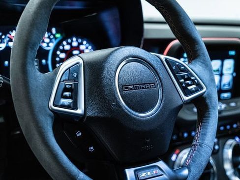 Used 2018 Chevrolet Camaro ZL1 RWD image 7