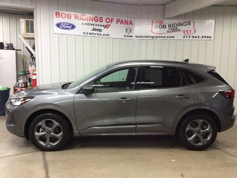 Used 2023 Ford Escape ST-Line w/ Tech Pack #1 AWD/4WD image 2