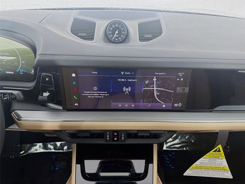 New 2026 Porsche Cayenne S image 19