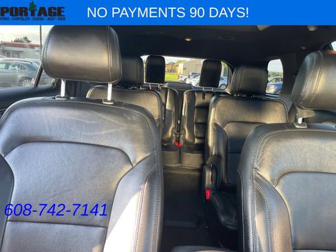 Used 2017 Ford Explorer XLT w/ Equipment Group 202A AWD/4WD image 30