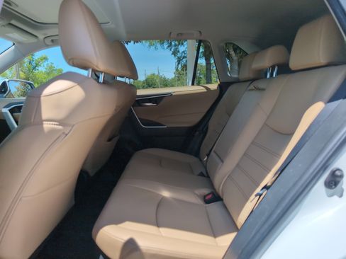 Certified 2023 Toyota RAV4 XLE Premium AWD/4WD image 31