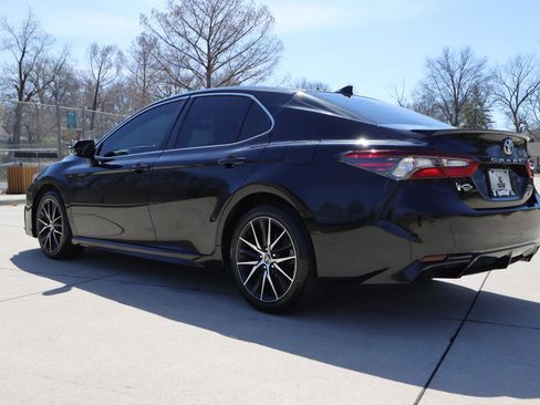 Used 2022 Toyota Camry SE image 14