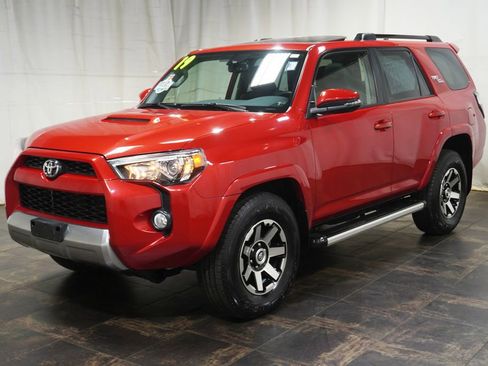 Used 2019 Toyota 4Runner TRD Off-Road Premium AWD/4WD image 2