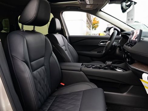 New 2026 Nissan Rogue Platinum w/ Platinum Premium Package image 24