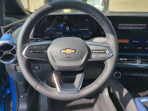 New 2026 Chevrolet Equinox EV LT image 11