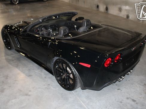 Used 2013 Chevrolet Corvette 427 w/ 1SB Preferred Equipment Group image 21