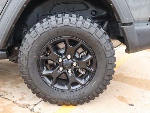 Used 2022 Jeep Wrangler Unlimited Sport AWD/4WD image 14