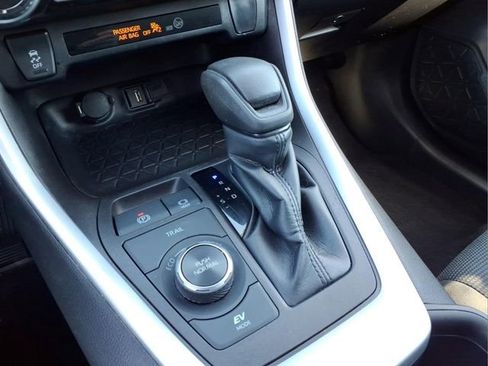 Certified 2022 Toyota RAV4 LE AWD/4WD image 20