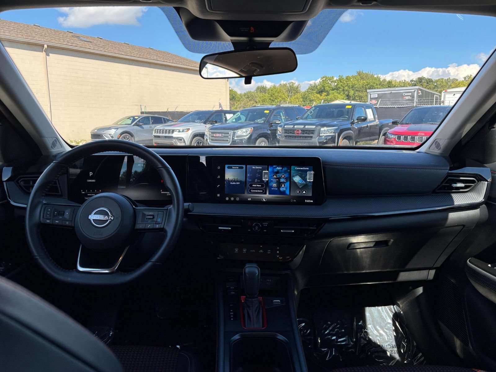 Used 2026 Nissan Kicks SR AWD/4WD image 31