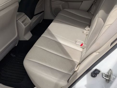 Used 2010 Subaru Outback 2.5i Limited image 6