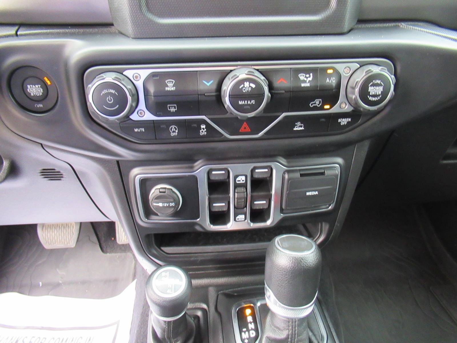 Used 2022 Jeep Wrangler Unlimited Sport AWD/4WD image 25