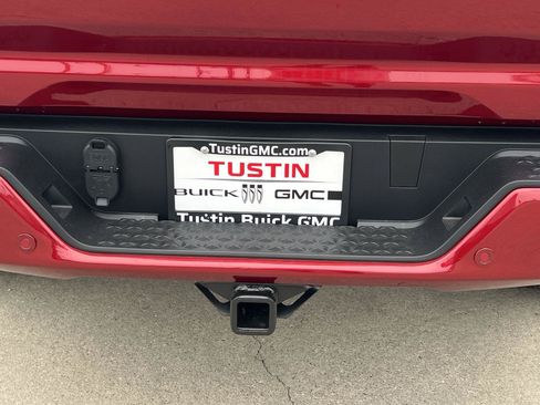 New 2026 GMC Canyon Elevation w/ LPO, Black Badging Package RWD image 27