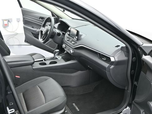Used 2024 Nissan Altima 2.5 S image 7