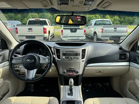 Used 2011 Subaru Outback 2.5i Premium AWD/4WD image 17