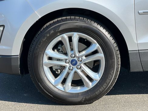 Used 2018 Ford Edge SEL w/ Equipment Group 201A FWD image 25