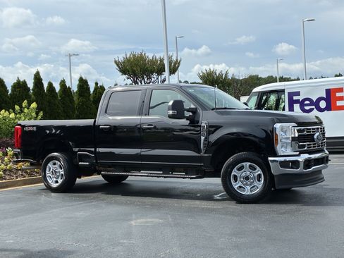Used 2026 Ford F250 XLT AWD/4WD image 3