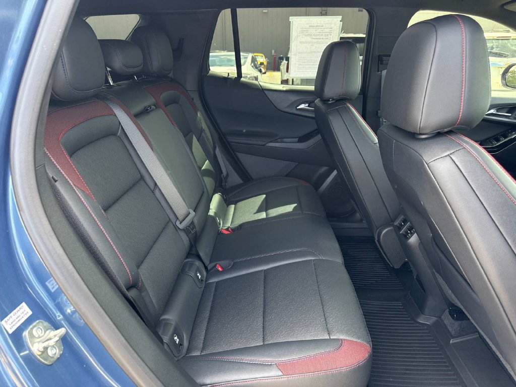 Used 2026 Chevrolet Equinox RS FWD image 12