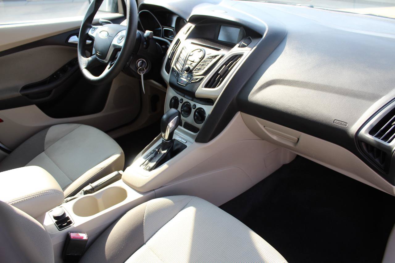 Used 2012 Ford Focus SE FWD image 22