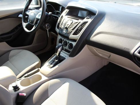 Used 2012 Ford Focus SE FWD image 22