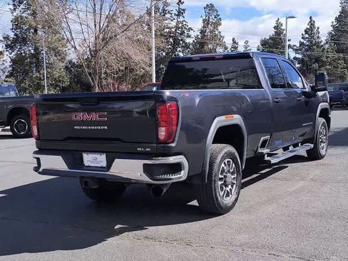Used 2025 GMC Sierra 3500 SLE w/ SLE Value Package image 8