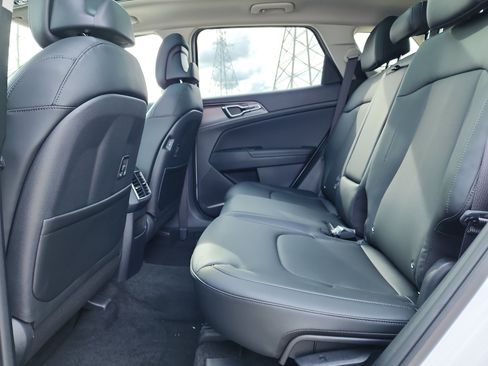 New 2026 Kia Sportage SX image 6