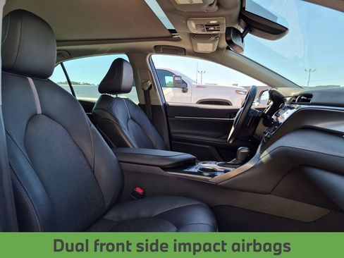 Used 2020 Toyota Camry XSE FWD image 31