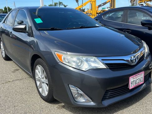 Used 2013 Toyota Camry XLE FWD image 3