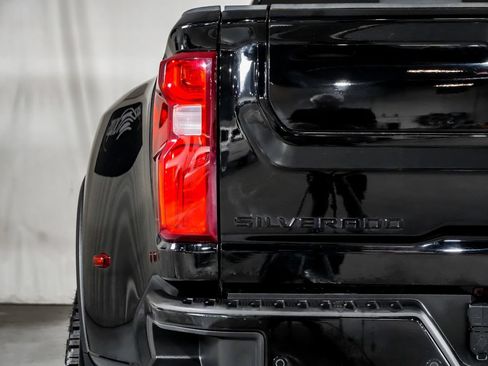 Used 2025 Chevrolet Silverado 3500 High Country w/ Technology Package AWD/4WD image 43