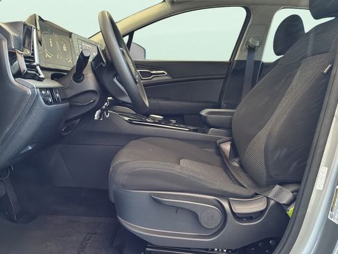 Certified 2025 Kia Sportage LX FWD image 22