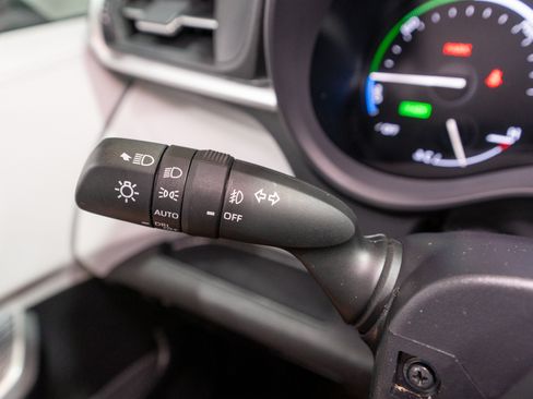 Used 2026 Toyota Sienna XLE FWD image 27