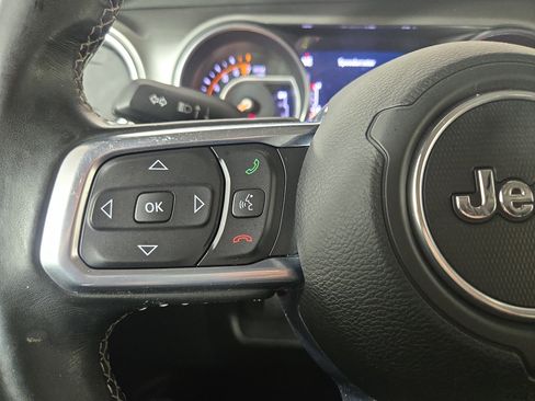 Used 2020 Jeep Wrangler Unlimited Sahara image 15