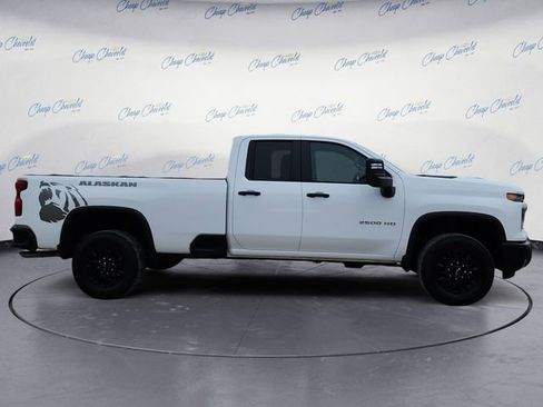 Used 2024 Chevrolet Silverado 2500 W/T image 6