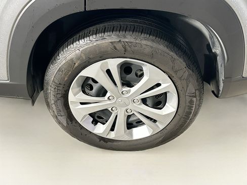 Used 2025 Chevrolet Trax LS image 11