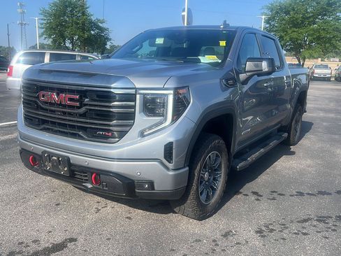 Used 2024 GMC Sierra 1500 AT4 w/ Technology Package AWD/4WD image 17