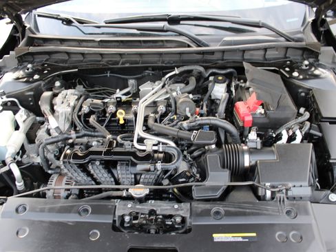 Used 2021 Nissan Altima 2.5 SV w/ SV Premium Package image 32