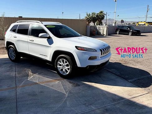 Used 2015 Jeep Cherokee Latitude w/ Comfort/Convenience Group AWD/4WD image 9