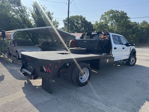 Used 2022 Ford F550 4x4 Crew Cab Super Duty w/ Power Equipment Group image 5