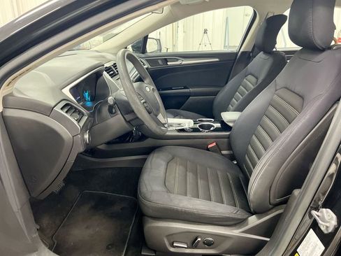 Used 2013 Ford Fusion SE FWD image 18
