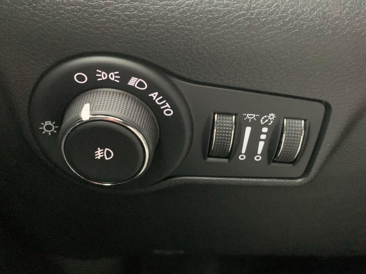 Used 2025 Jeep Compass Trailhawk AWD/4WD image 18