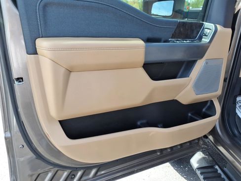 Used 2023 Ford F250 Lariat w/ Sport Appearance Package image 11