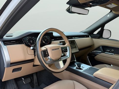 Certified 2025 Land Rover Range Rover SE AWD/4WD image 15
