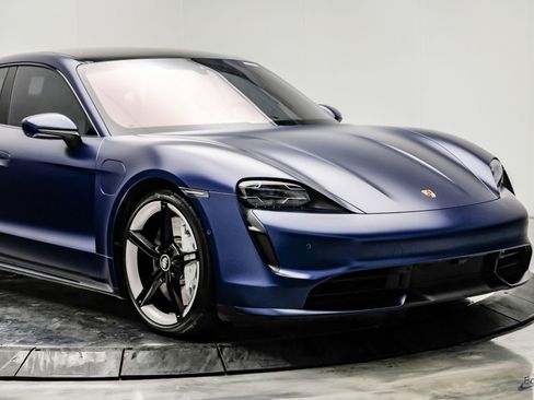 Used 2020 Porsche Taycan Turbo image 24