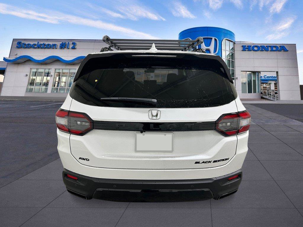 New 2026 Honda Pilot Black Edition image 4