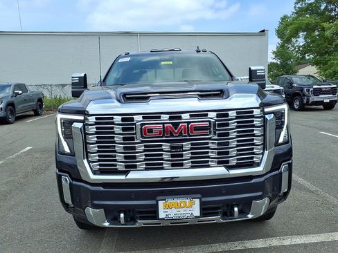 New 2026 GMC Sierra 2500 Denali w/ LPO, GMC Protection Package AWD/4WD image 2