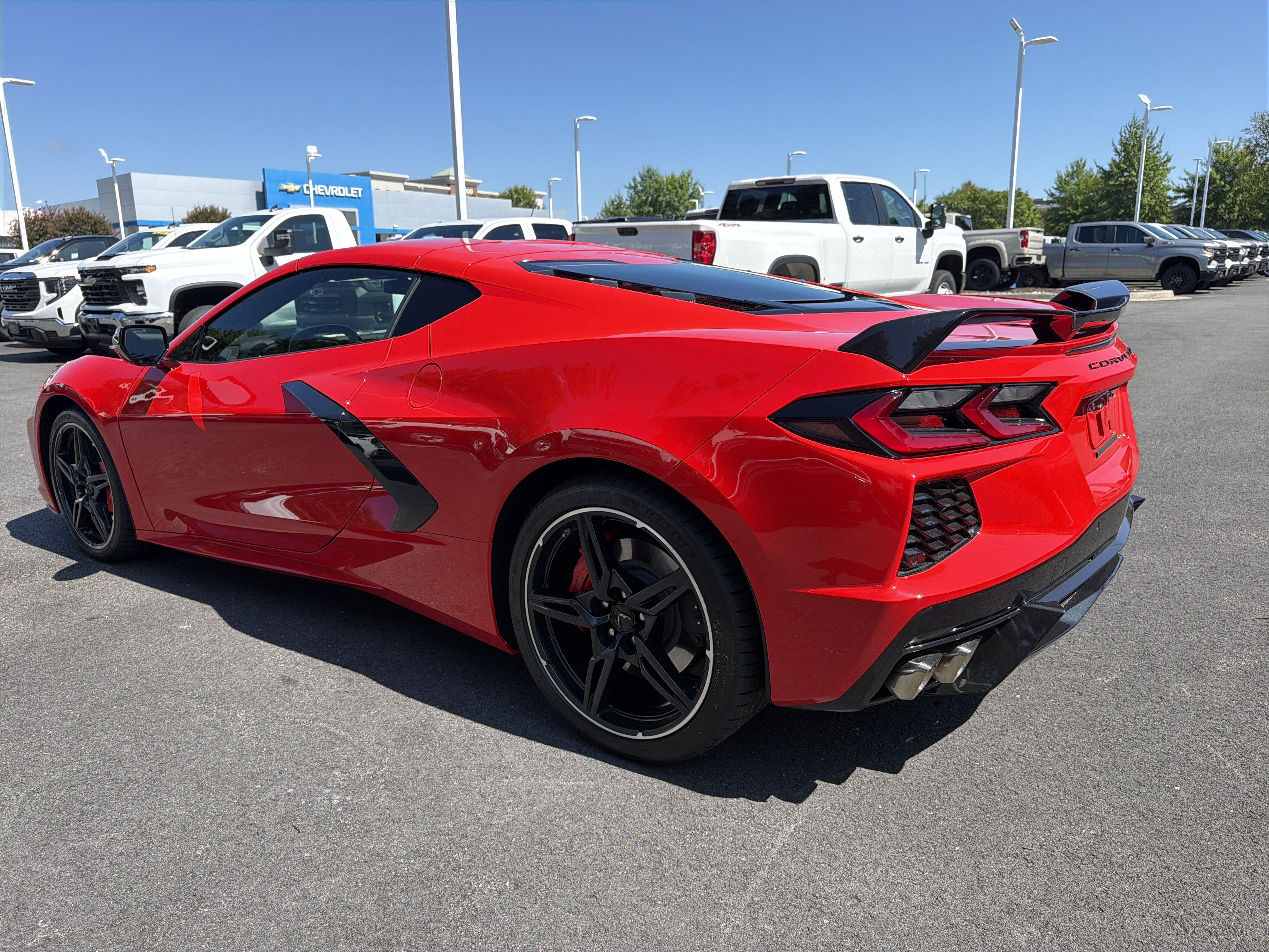 Used 2022 Chevrolet Corvette Stingray Coupe w/ Z51 Performance Package RWD image 8