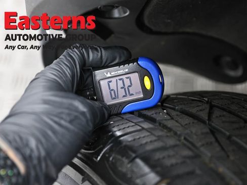 Used 2024 Toyota RAV4 LE AWD/4WD image 28