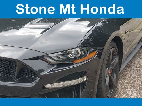 Used 2022 Ford Mustang GT Premium w/ Black Accent Package RWD image 4