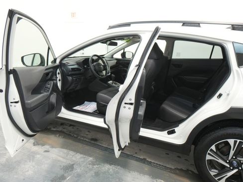 Used 2025 Subaru Crosstrek 2.0i Premium image 23