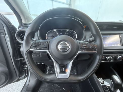 Used 2021 Nissan Kicks S image 20